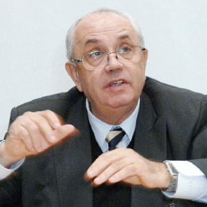 "The Russians' interest in Romania is first of all directed at the investments in processing hydrocarbons", said Mihai Macsim.