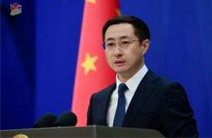 Lin Jian a precizat: "Tentativele SUA de a politiza şi de a folosi comerţul şi economia ca arme, impunând tarife majorate asupra importurilor chineze sub pretextul fentanilului şi blocând comerţul, investiţiile şi cooperarea economică normală cu China, vor dăuna doar intereselor economice proprii ale SUA şi credibilităţii sale internaţionale". (Sursa foto: site-ul Ministerului de Externe al Chinei - https://www.fmprc.gov.cn/mfa_eng/xw/fyrbt/202503/t20250306_11569578.html)