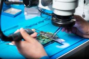 Revoluţie în tehnologie: cercetătorii au dezvoltat un tranzistor fără siliciu
