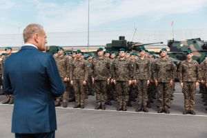 Polonia va aloca anul viitor circa 5% din PIB-ul său pentru cheltuielile militare